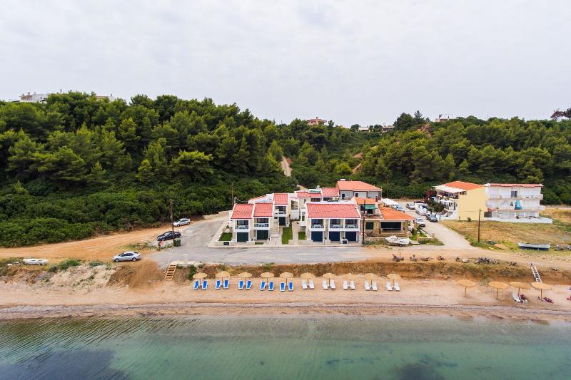 Elpiniki Luxury Apartments Nea Poteidaia Esterno foto