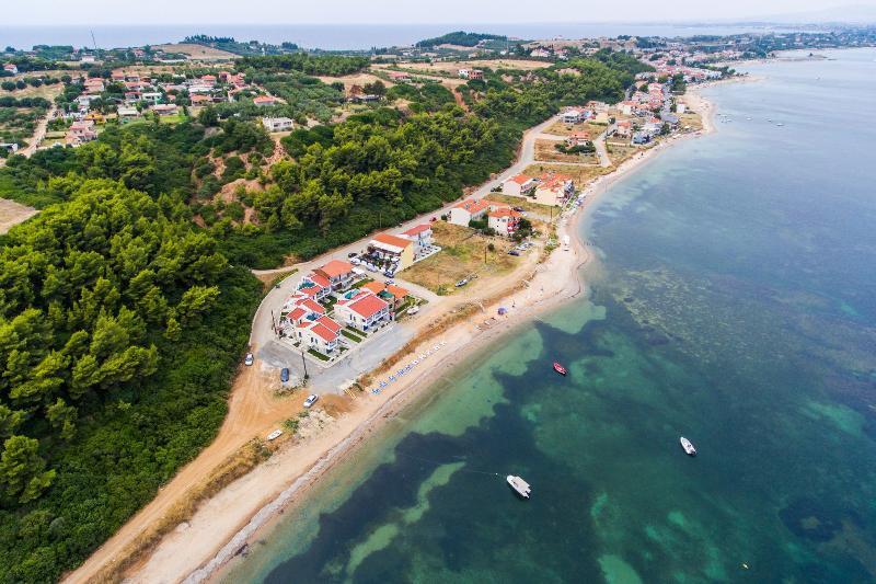 Elpiniki Luxury Apartments Nea Poteidaia Esterno foto