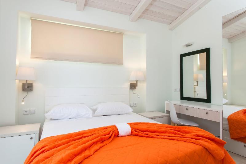 Elpiniki Luxury Apartments Nea Poteidaia Esterno foto