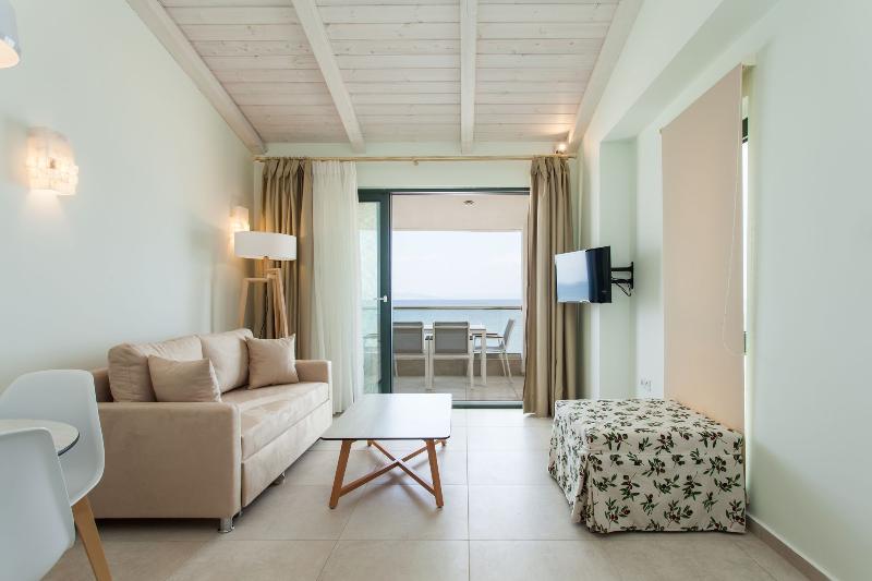 Elpiniki Luxury Apartments Nea Poteidaia Esterno foto